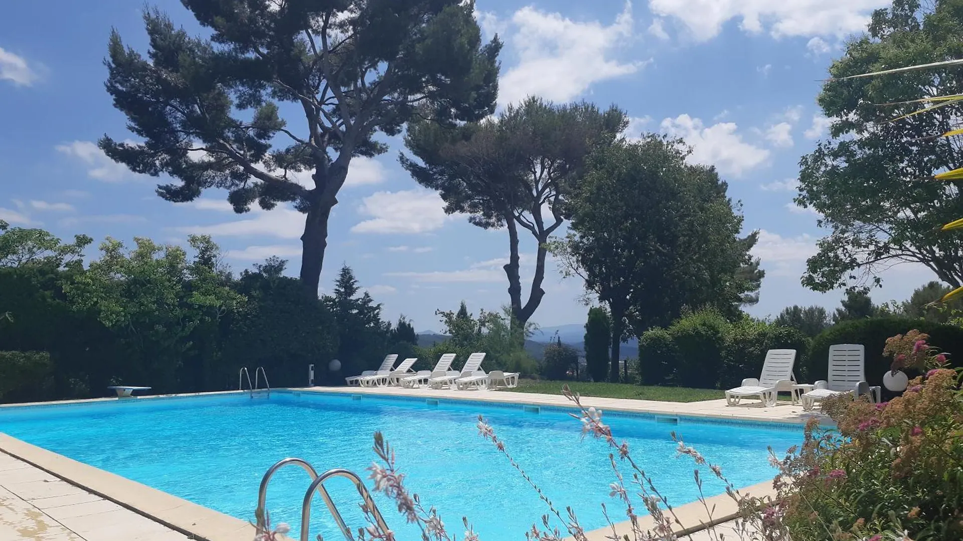 Apartment Appartement Aix, Residence Calme Avec Piscine Aix-en-Provence